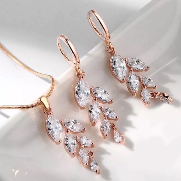 Jewelry - Rose gold Austrian crystal earring & necklace set